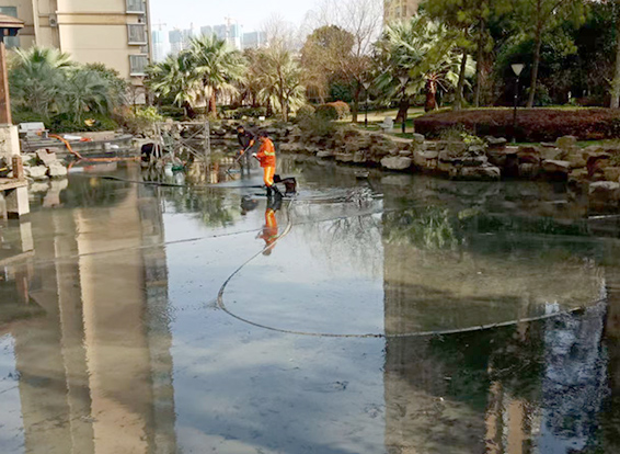 乡宁景观池淤泥清理