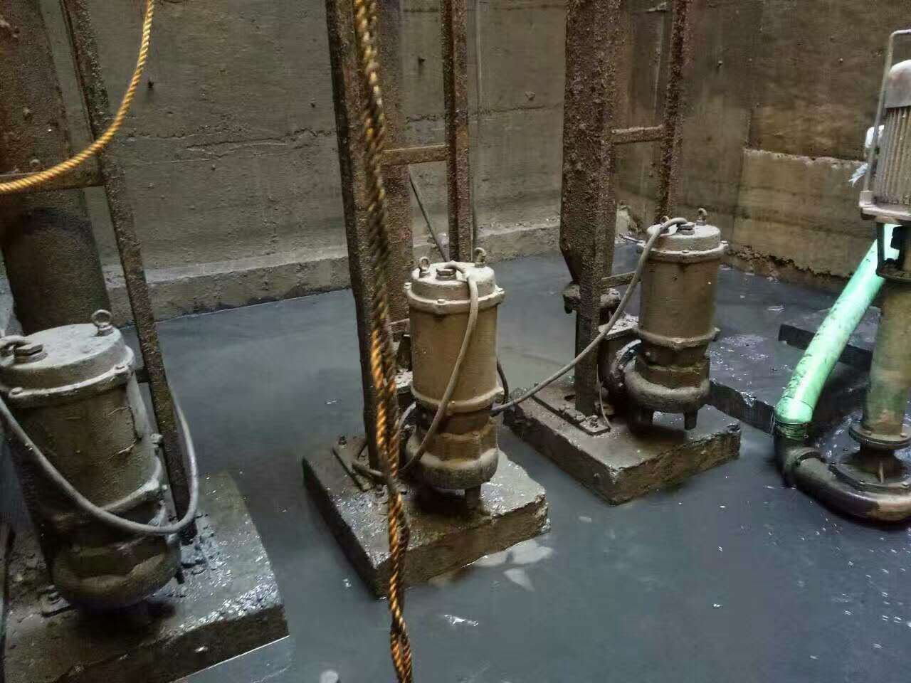 乡宁污水池清理